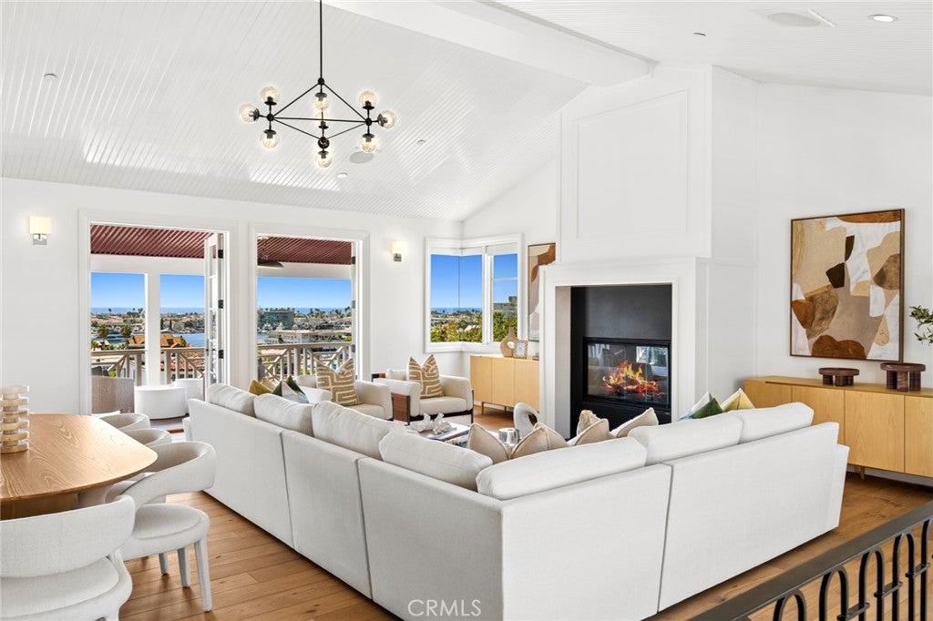 231 Tustin, Newport Beach CA 92663 - Photo 18