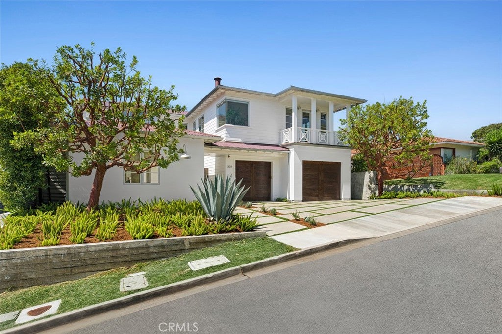 Photo of 231 Tustin AVE, Newport Beach, CA 92663 (MLS # NP26207760)