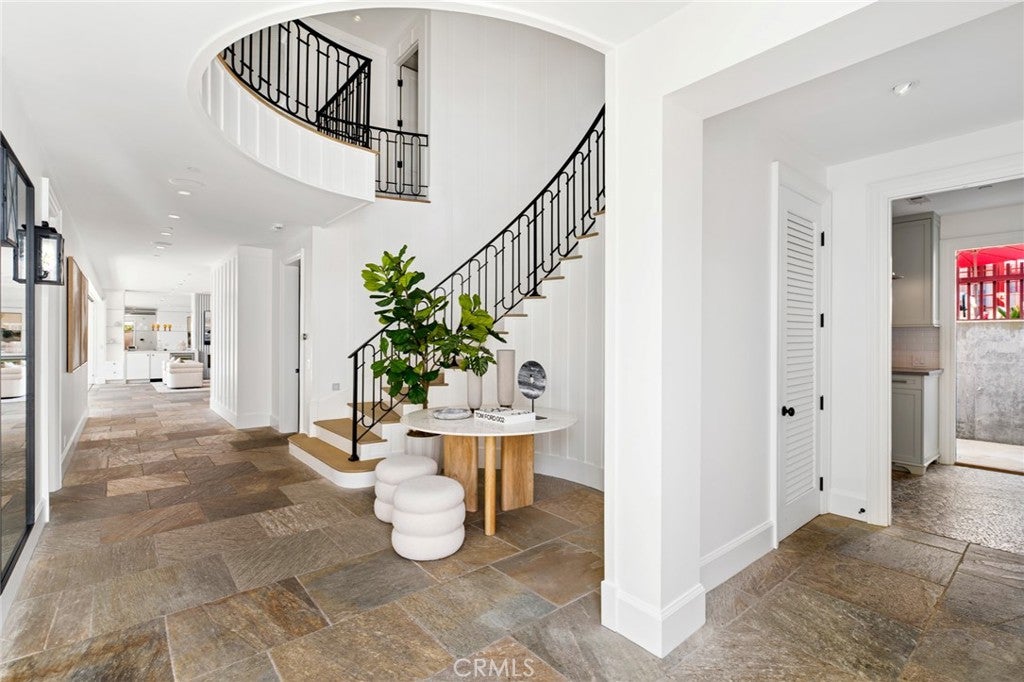 231 Tustin, Newport Beach CA 92663 - Photo 10