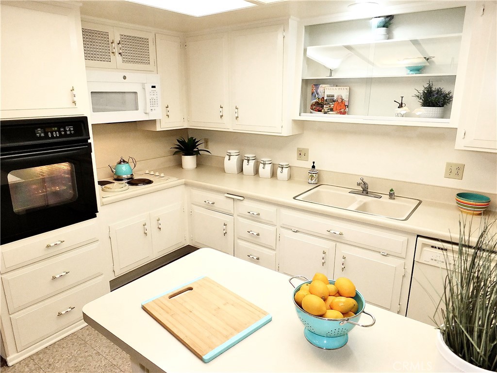 13381 Del Monte Drive M14-28F