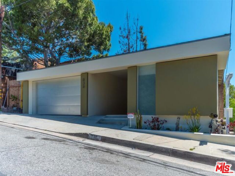 838 N Las Casas Avenue
