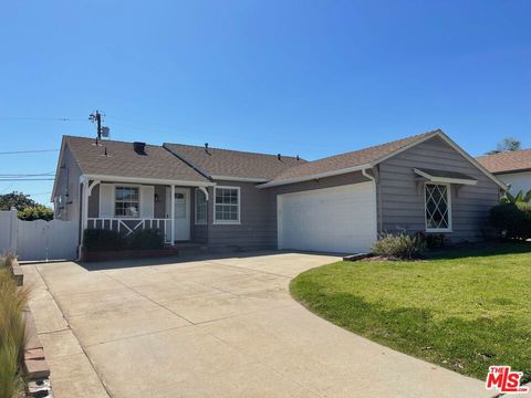 Photo of 7330 W 89TH Street, Los Angeles, CA 90045 (MLS # 26663945)