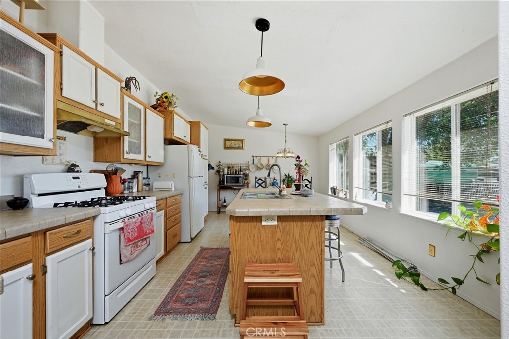 3289 Brown