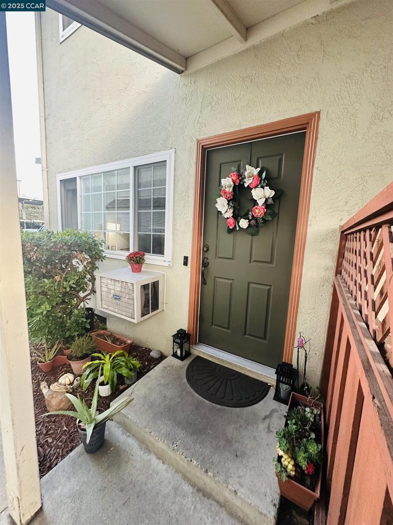 SAN LEANDRO BRDR - Residential