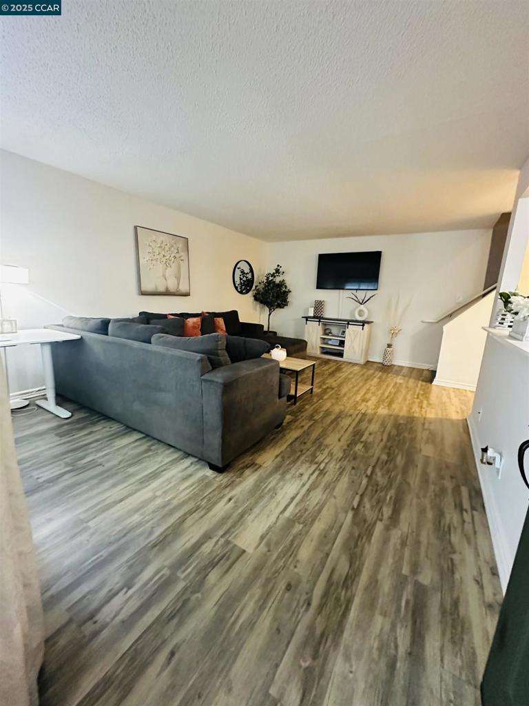 SAN LEANDRO BRDR - Residential