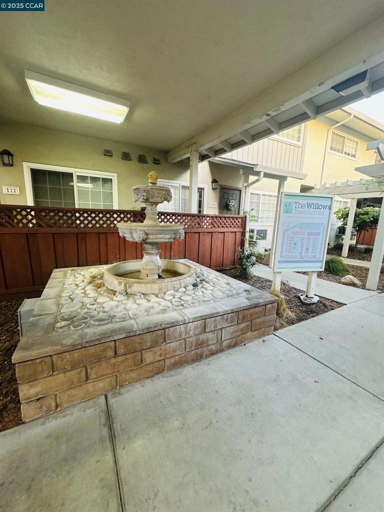 SAN LEANDRO BRDR - Residential