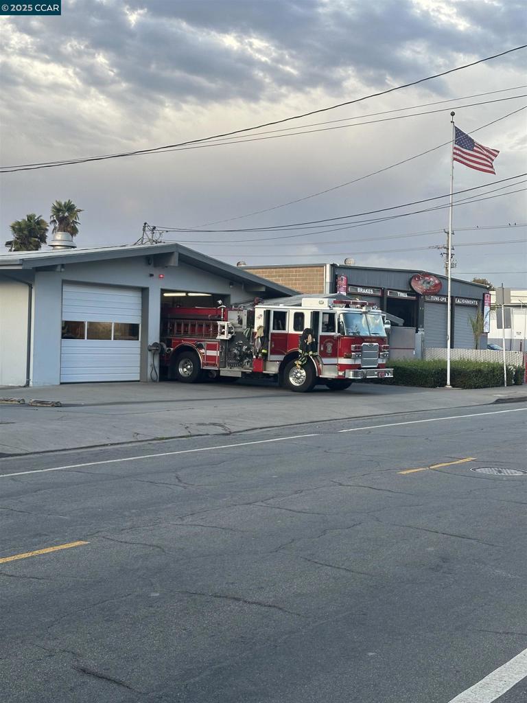 SAN LEANDRO BRDR - Residential