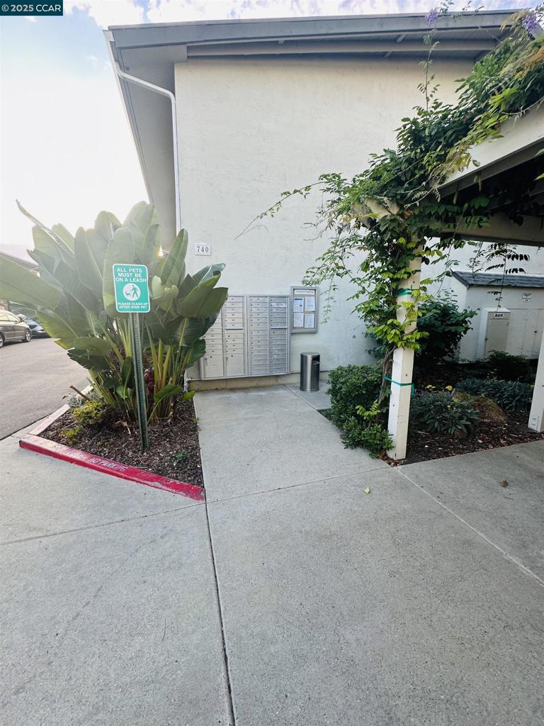 SAN LEANDRO BRDR - Residential