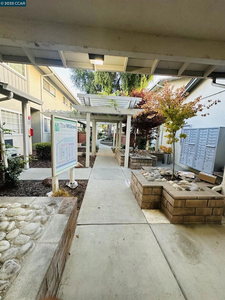 SAN LEANDRO BRDR - Residential