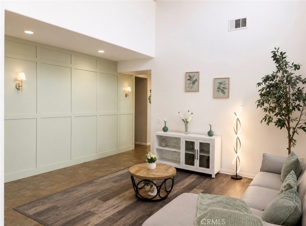 34063 Crenshaw Street