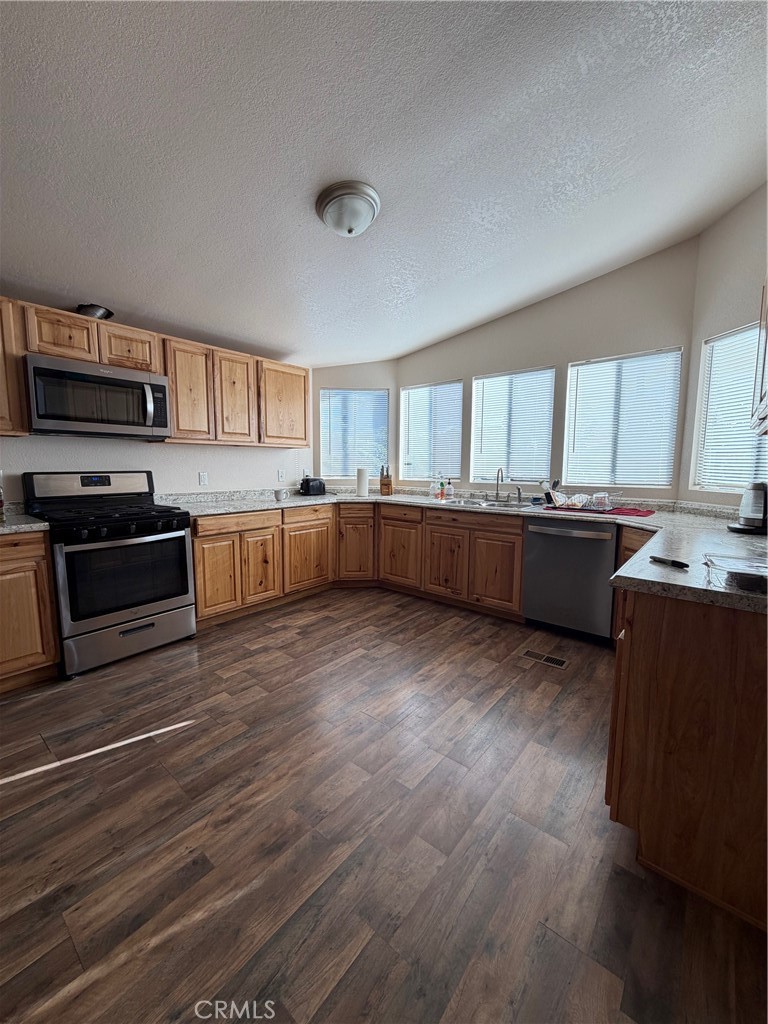 29021 Bouquet Canyon 201