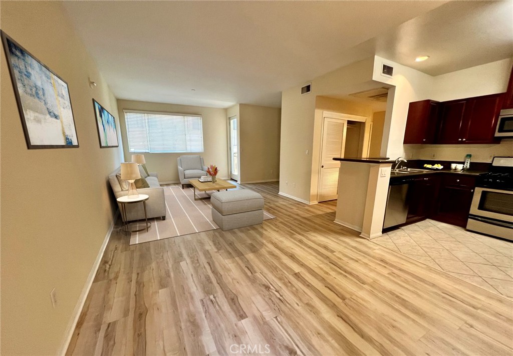 Properties 3 13941 Sherman Way 205