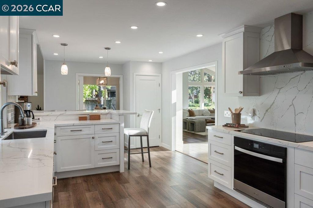 Photo of 3104 Kirby Ln Ln, Walnut Creek, CA 94598 (MLS # 41129789)