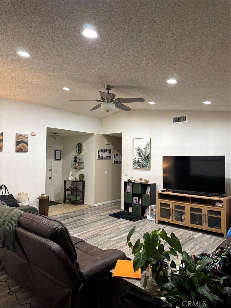 15984 Coronado