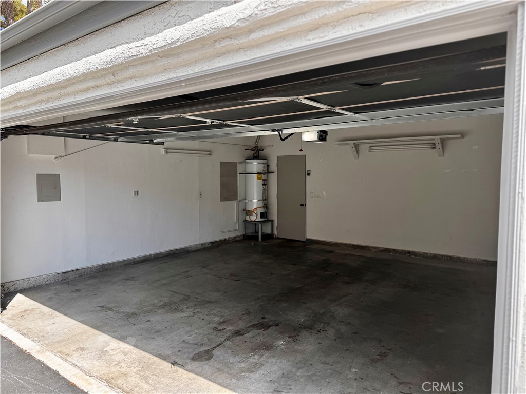 Oak Park (867) - Residential Lease