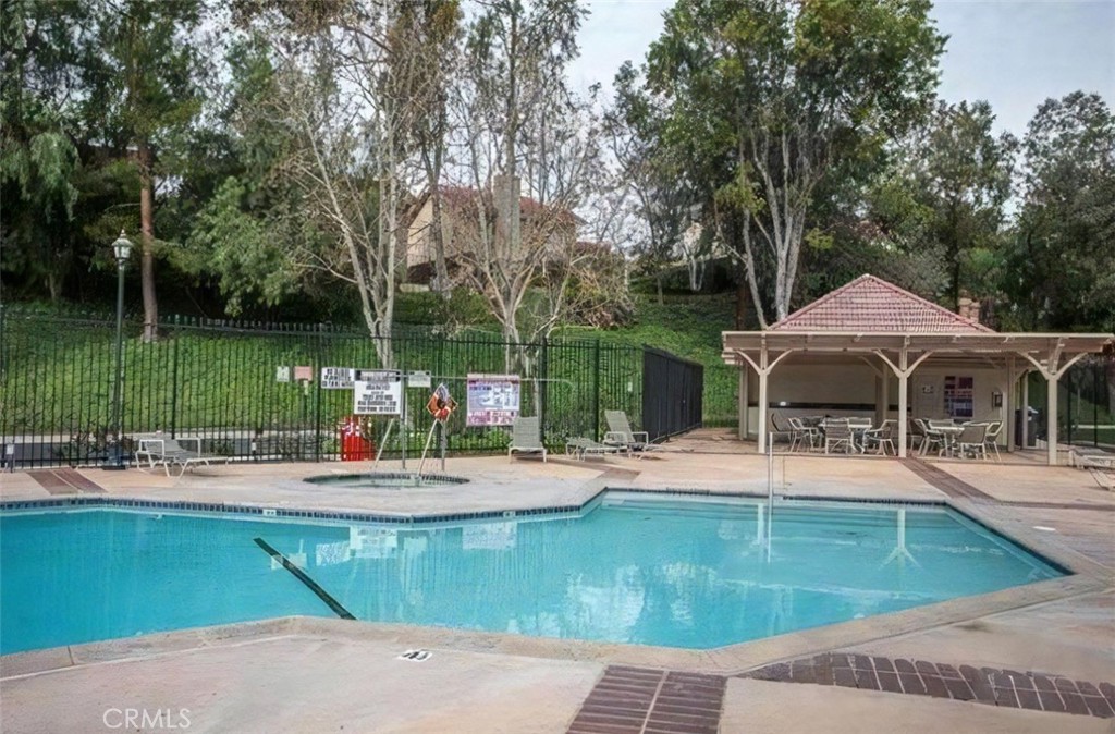 Oak Park (867) - Residential Lease