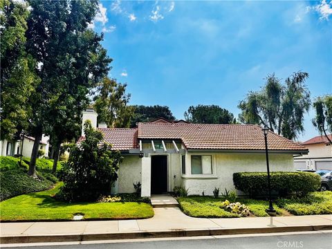 Photo of 950 Quarterhorse Ln, Oak Park, CA 91377 (MLS # SR25228148)