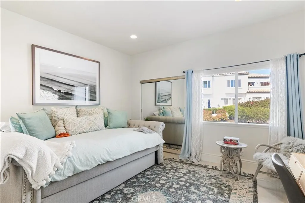 Dana Point, California 92629, United States, 2 Bedrooms Bedrooms, ,2 BathroomsBathrooms,Residential,Active,242977