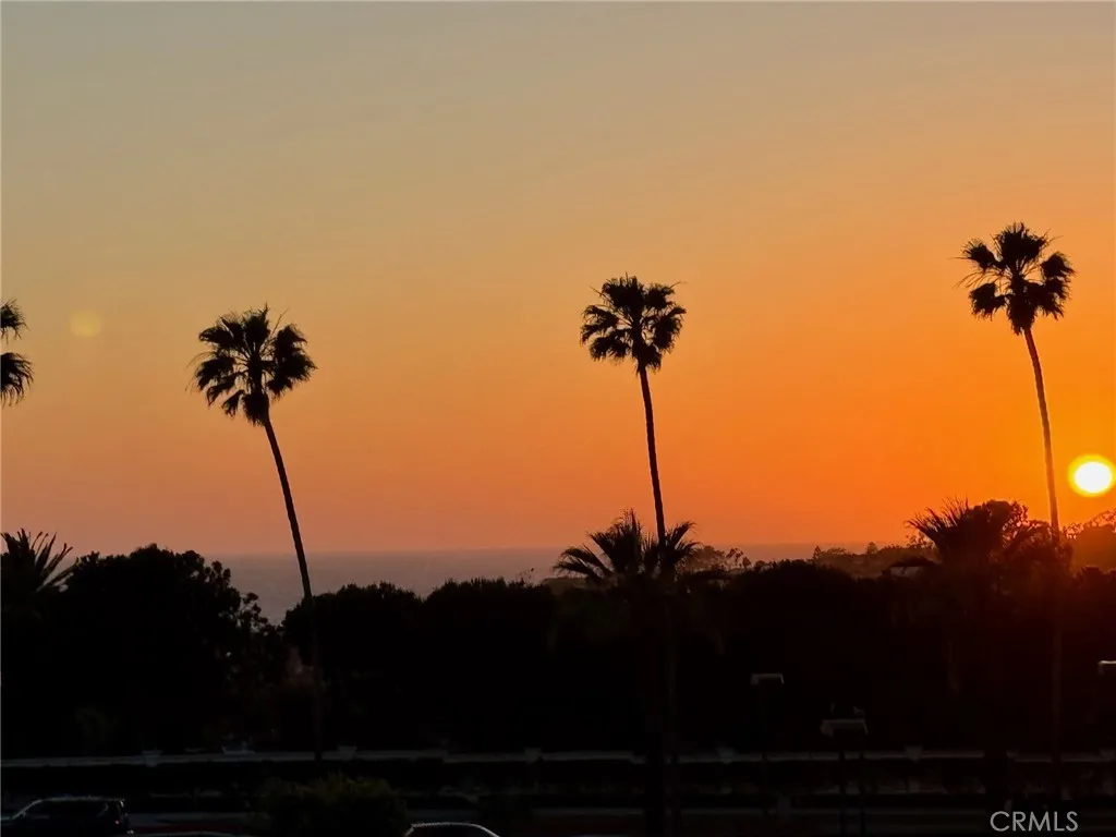 Dana Point, California 92629, United States, 2 Bedrooms Bedrooms, ,2 BathroomsBathrooms,Residential,Active,242977