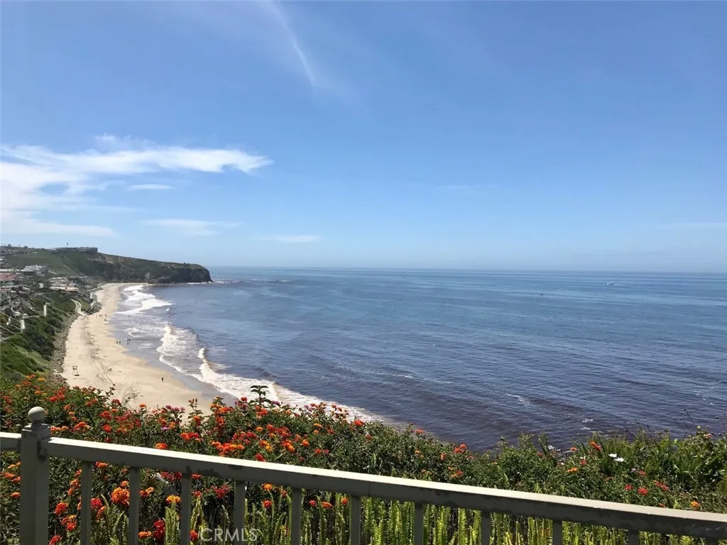 Dana Point, California 92629, United States, 2 Bedrooms Bedrooms, ,2 BathroomsBathrooms,Residential,Active,242977