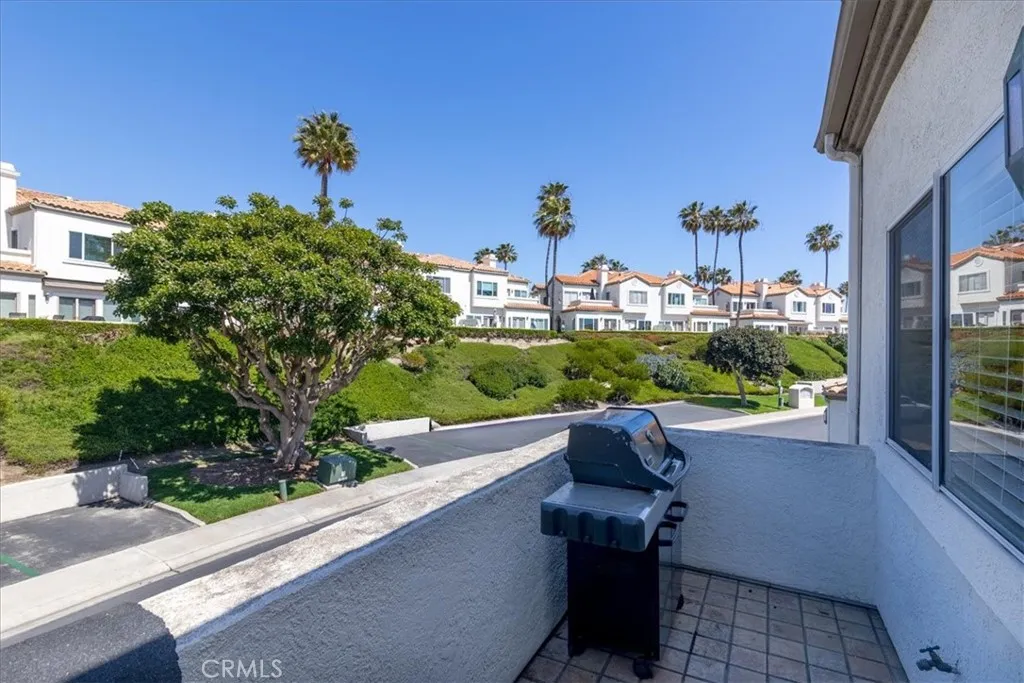 Dana Point, California 92629, United States, 2 Bedrooms Bedrooms, ,2 BathroomsBathrooms,Residential,Active,242977
