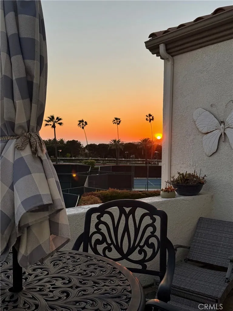 Dana Point, California 92629, United States, 2 Bedrooms Bedrooms, ,2 BathroomsBathrooms,Residential,Active,242977