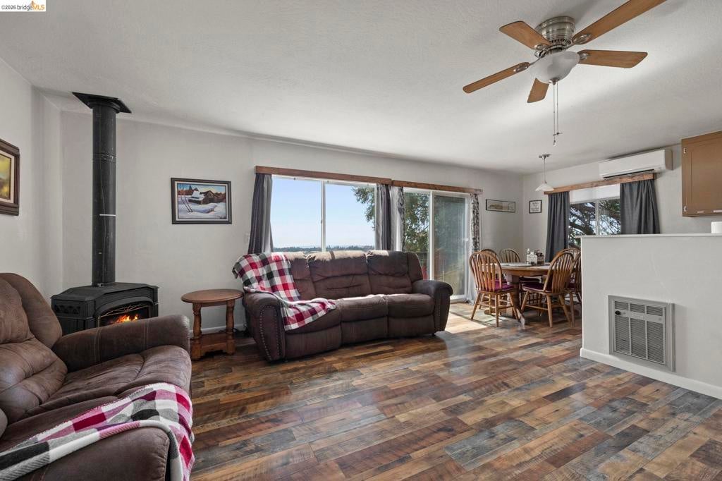 20165 Eastview Dr