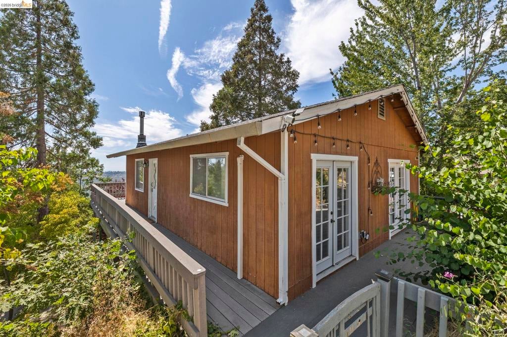 20165 Eastview Dr
