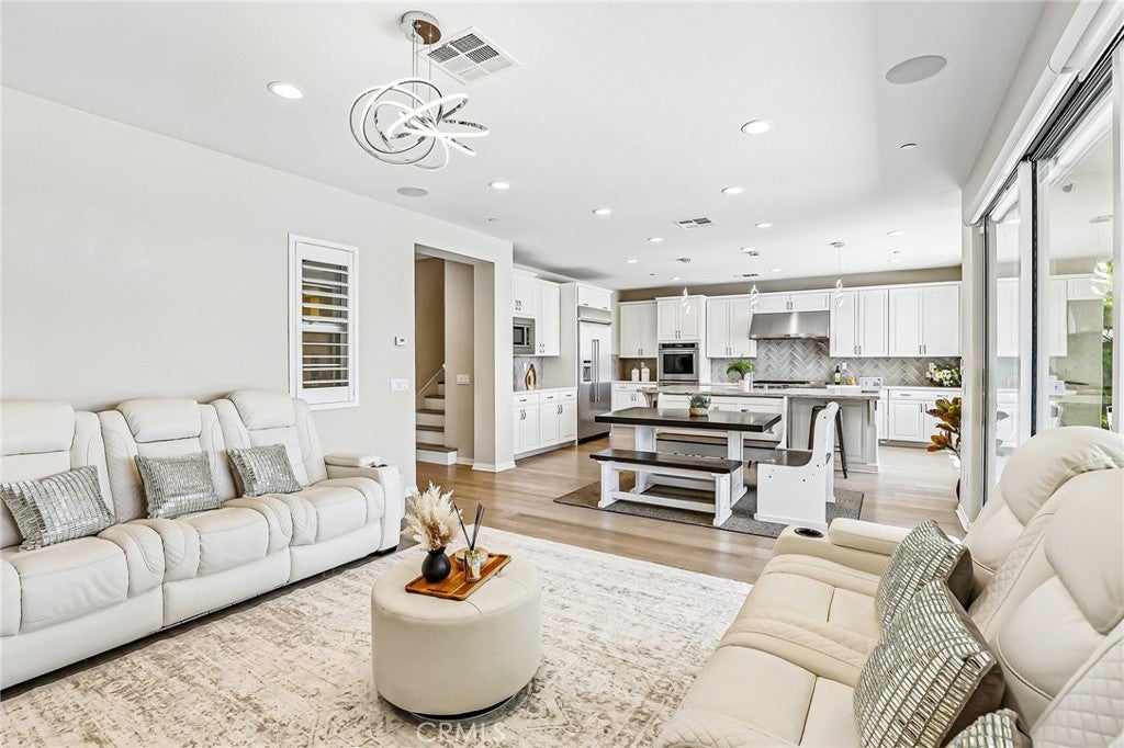 7 Paladino Court