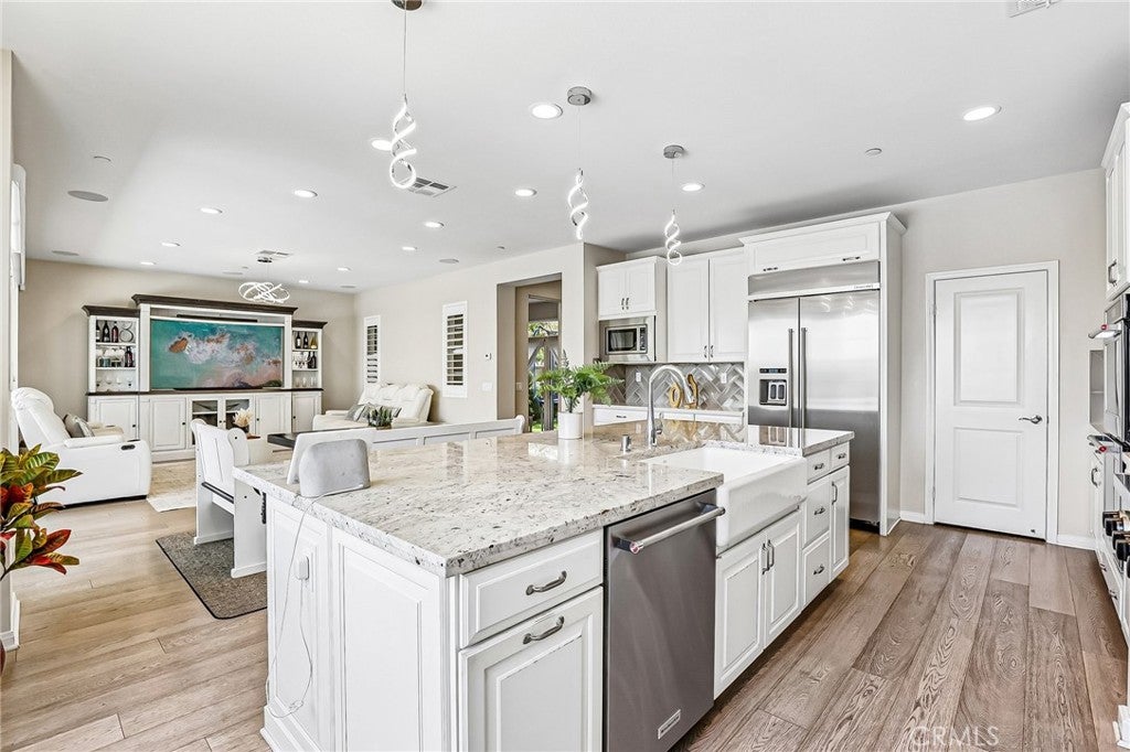 7 Paladino Court