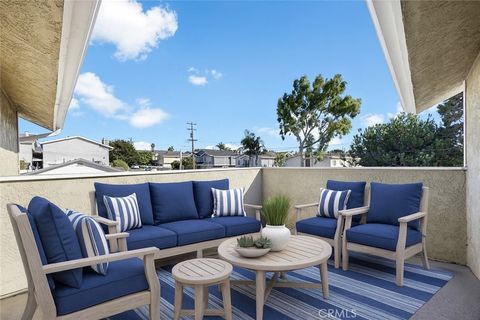 Tiny photo for 2301 Marshallfield Ln #A, Redondo Beach, CA 90278 (MLS # SB25244137)