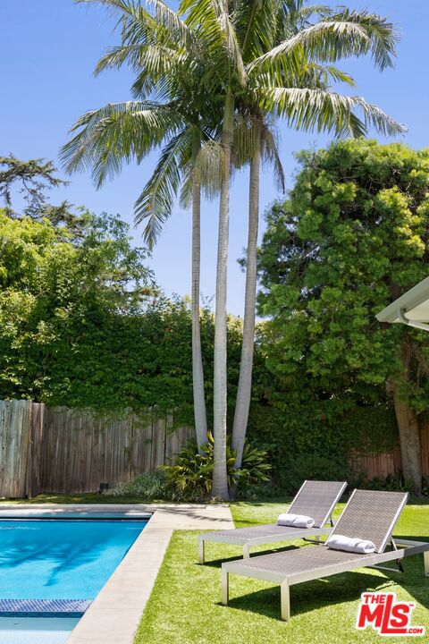2948 Manning Avenue