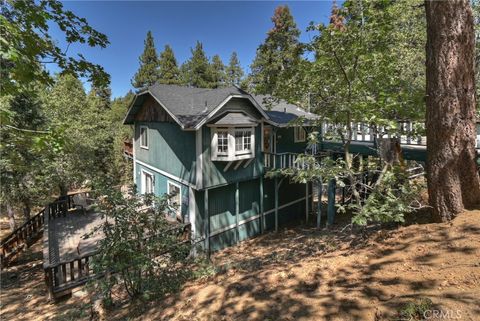 Photo of 1134 Siskiyou Drive, Big Bear Lake, CA 92315 (MLS # IG24255083) Photo of 1134 Siskiyou Drive, Big Bear Lake, CA 92315 (MLS # IG24255083)