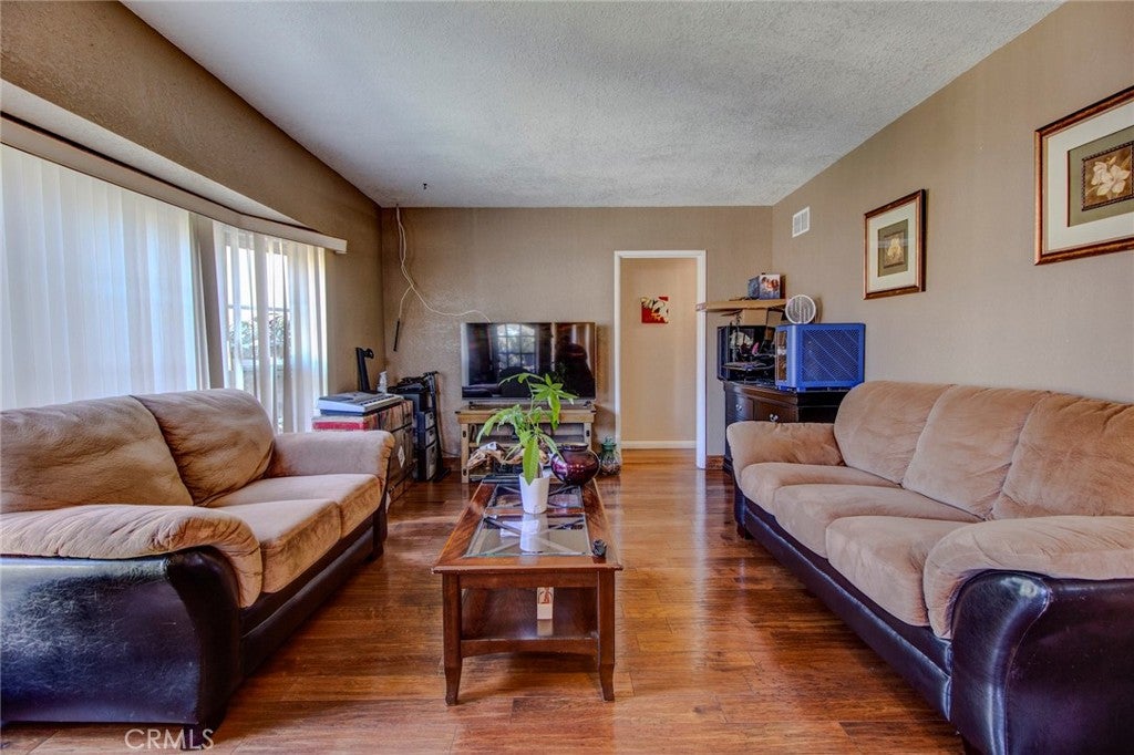 1402 S Poplar Street 1402 S Poplar Street