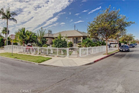 Photo of 1402 S Poplar Street, Santa Ana, CA 92704 (MLS # PW26203028)