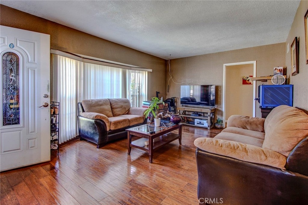 1402 S Poplar Street 1402 S Poplar Street