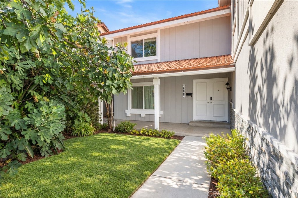 16602 Woodmont