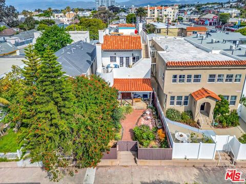 Photo of 111 Paloma Avenue, Venice, CA 90291 (MLS # 26773107)