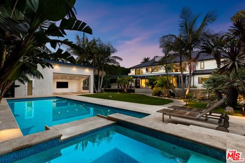 Photo of 13524 D'Este Drive, Pacific Palisades, CA 90272 (MLS # 25602237)