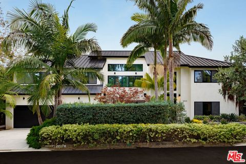 Photo of 13524 D'Este Drive, Pacific Palisades, CA 90272 (MLS # 25602237)