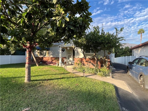 Photo of 1230 Leland WAY #102, Burbank, CA 91504 (MLS # BB26220594)
