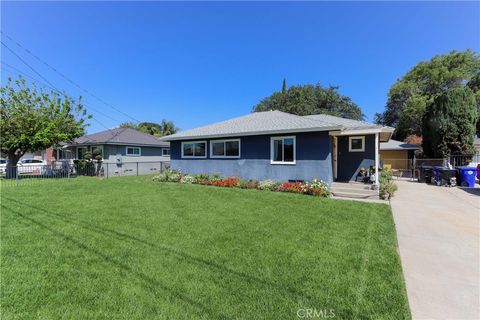 Photo of 212 W Victoria St, Rialto, CA 92376 (MLS # CV26082360)