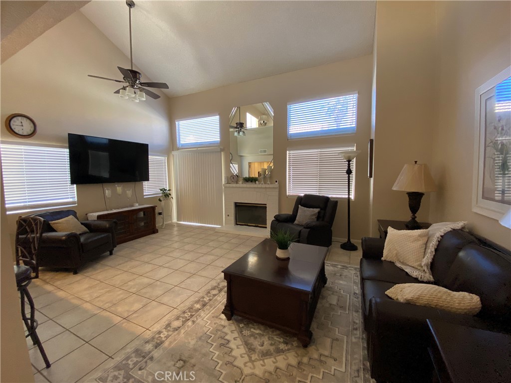 1173 Fairway Oaks Avenue