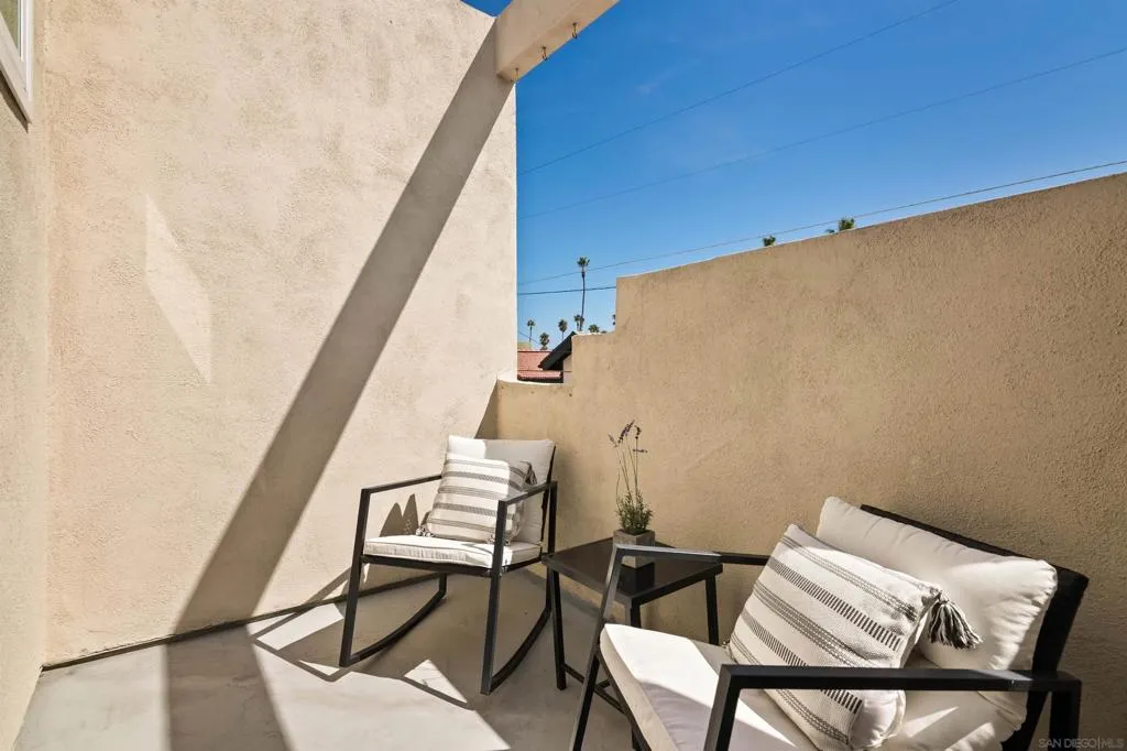 San Diego, California 92109, United States, 3 Bedrooms Bedrooms, ,3 BathroomsBathrooms,Residential,Active,216445