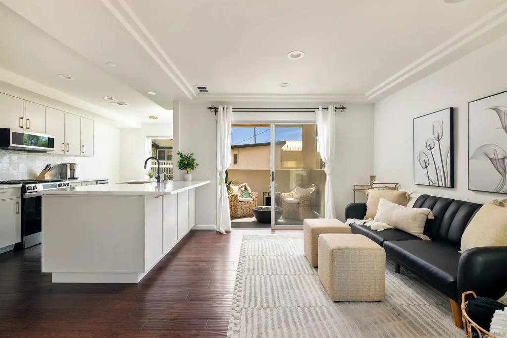 San Diego, California 92109, United States, 3 Bedrooms Bedrooms, ,3 BathroomsBathrooms,Residential,Active,216445