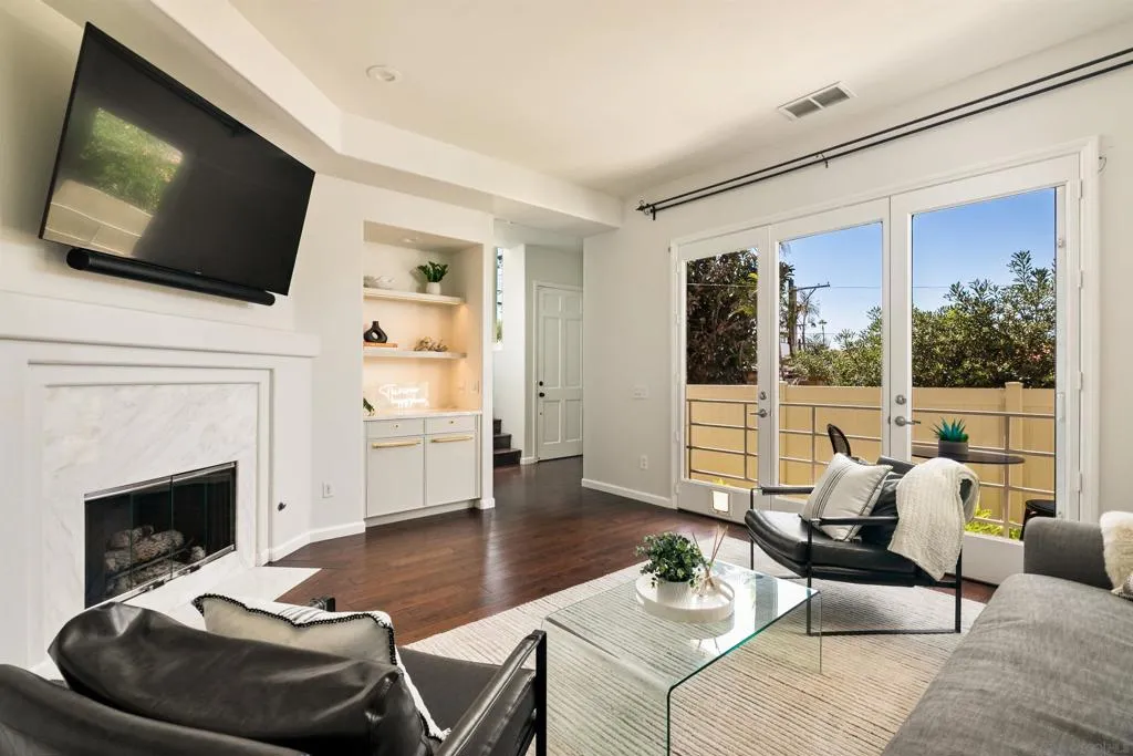 San Diego, California 92109, United States, 3 Bedrooms Bedrooms, ,3 BathroomsBathrooms,Residential,Active,216445