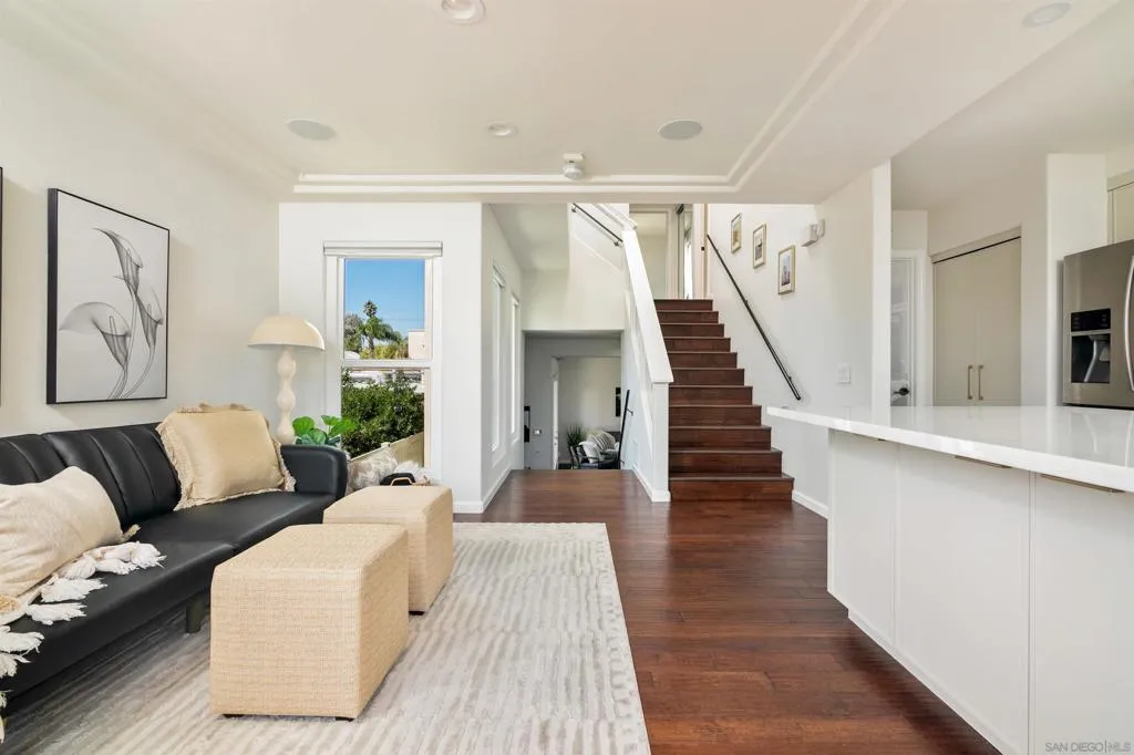 San Diego, California 92109, United States, 3 Bedrooms Bedrooms, ,3 BathroomsBathrooms,Residential,Active,216445