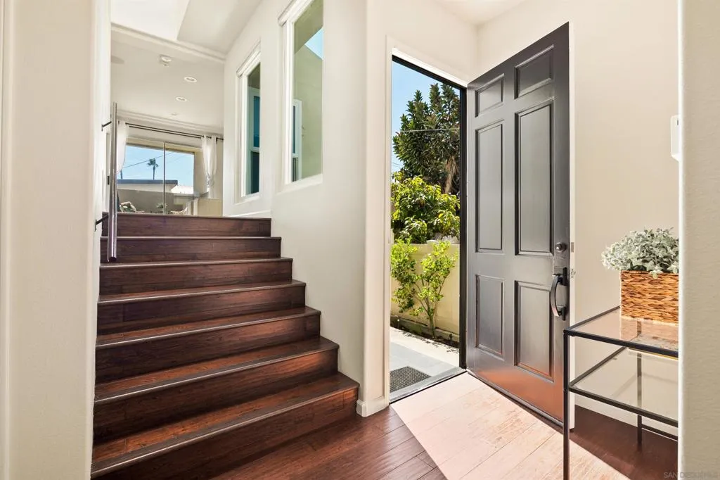 San Diego, California 92109, United States, 3 Bedrooms Bedrooms, ,3 BathroomsBathrooms,Residential,Active,216445