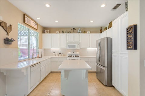 Tiny photo for 42904 Via Alhama, Temecula, CA 92592 (MLS # SW26198287)