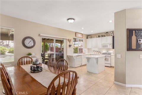 Tiny photo for 42904 Via Alhama, Temecula, CA 92592 (MLS # SW26198287)